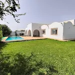 Villa Shark